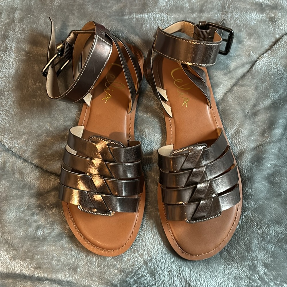 Sandals - Picture 3 of 3